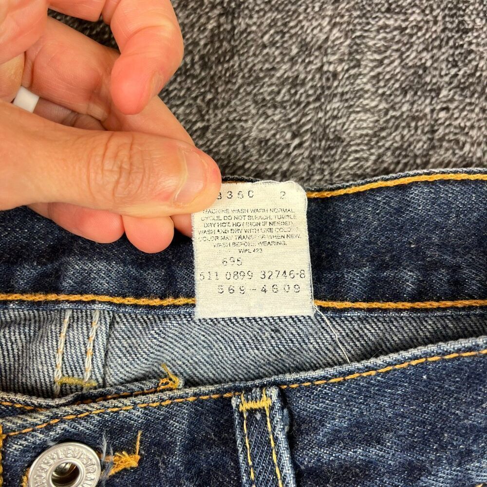SOLD Vtg 90's Levi's 569 Large Straight Baggy Fit Blue Denim Jeans Men's 33X32 - Picture 4 of 15